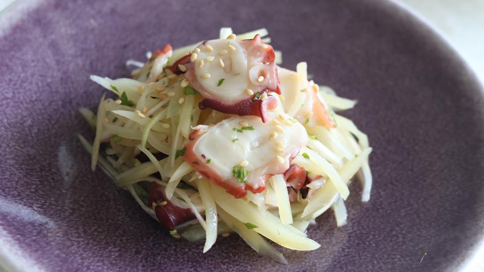 蛸とじゃがいも　セロリのサラダ
